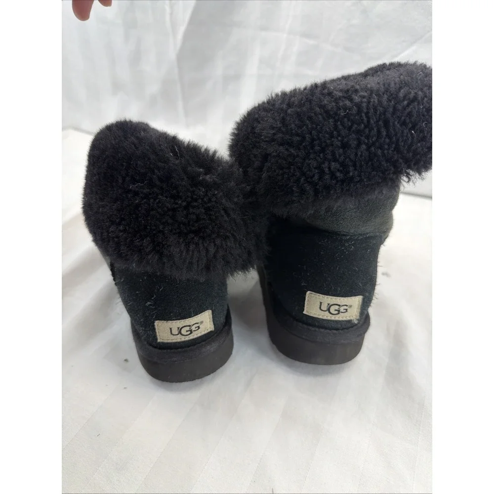UGG Australia Black Suede Sheepskin Fur Fold‎ Over Boots Womens Size 9